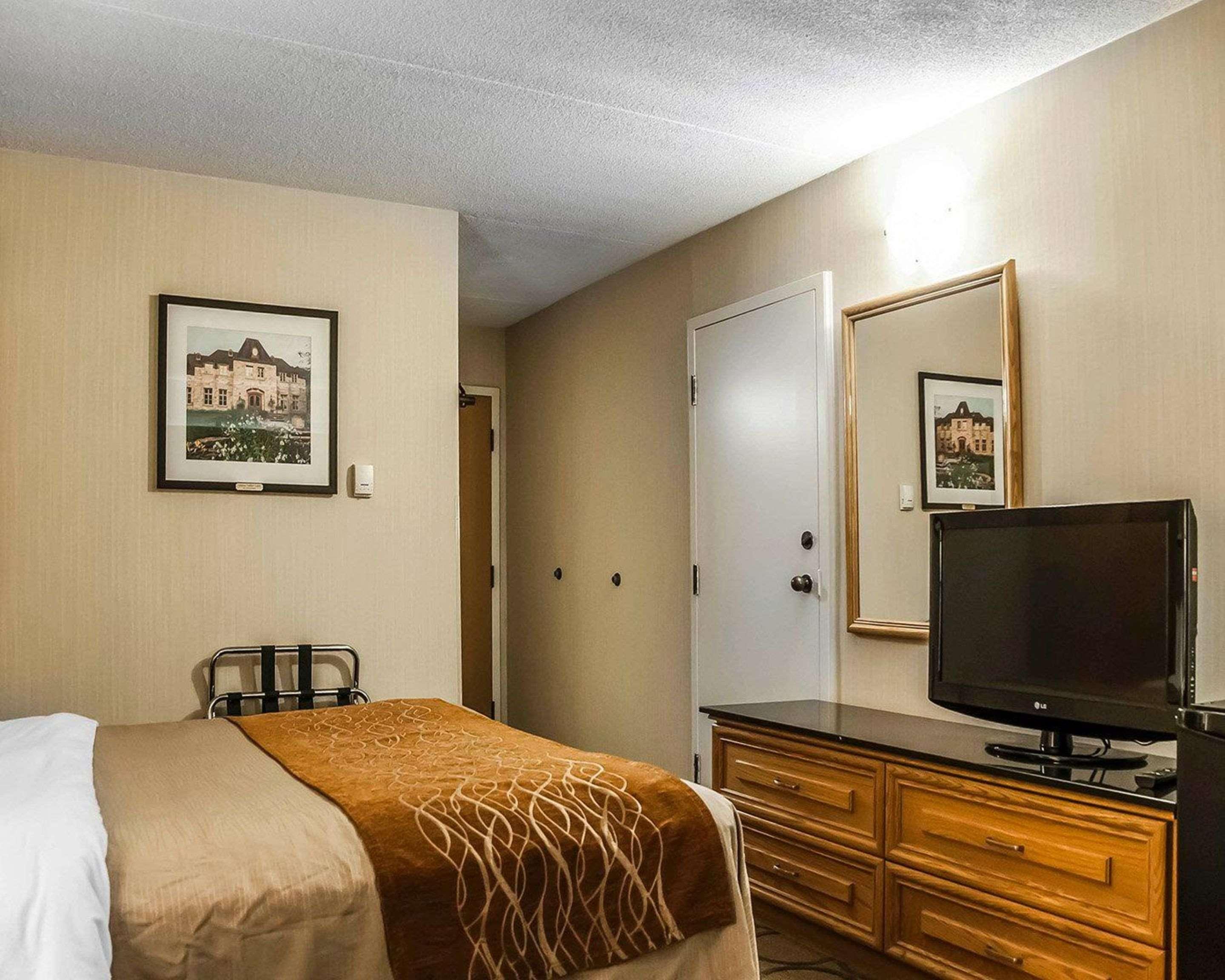 Comfort Inn Laval Dış mekan fotoğraf