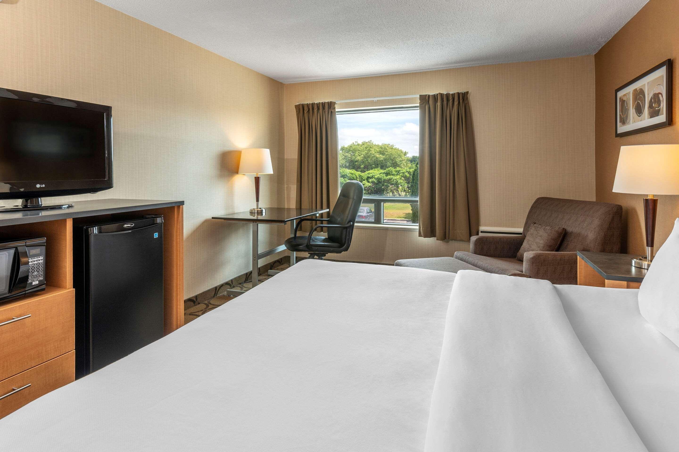 Comfort Inn Laval Dış mekan fotoğraf