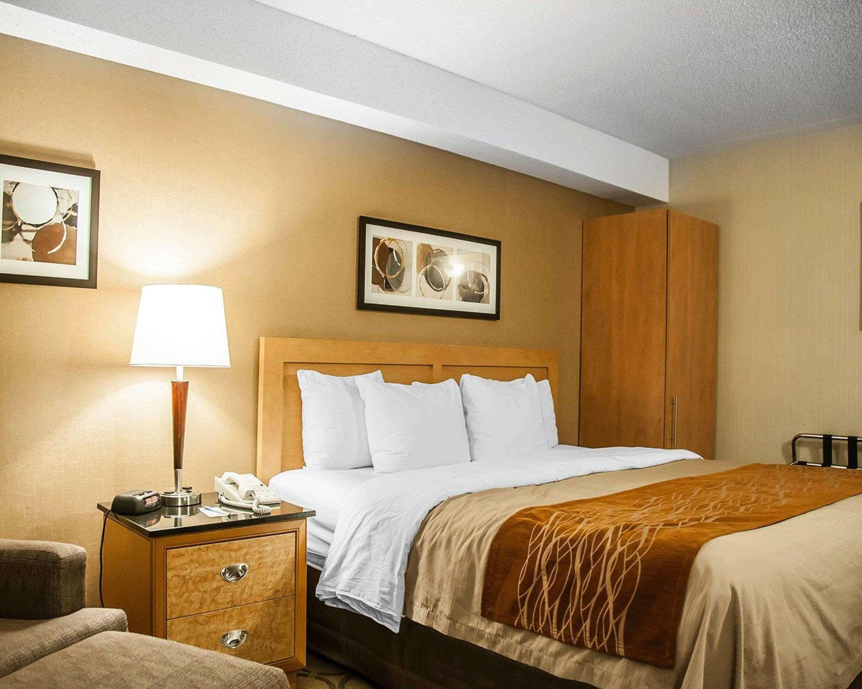 Comfort Inn Laval Dış mekan fotoğraf