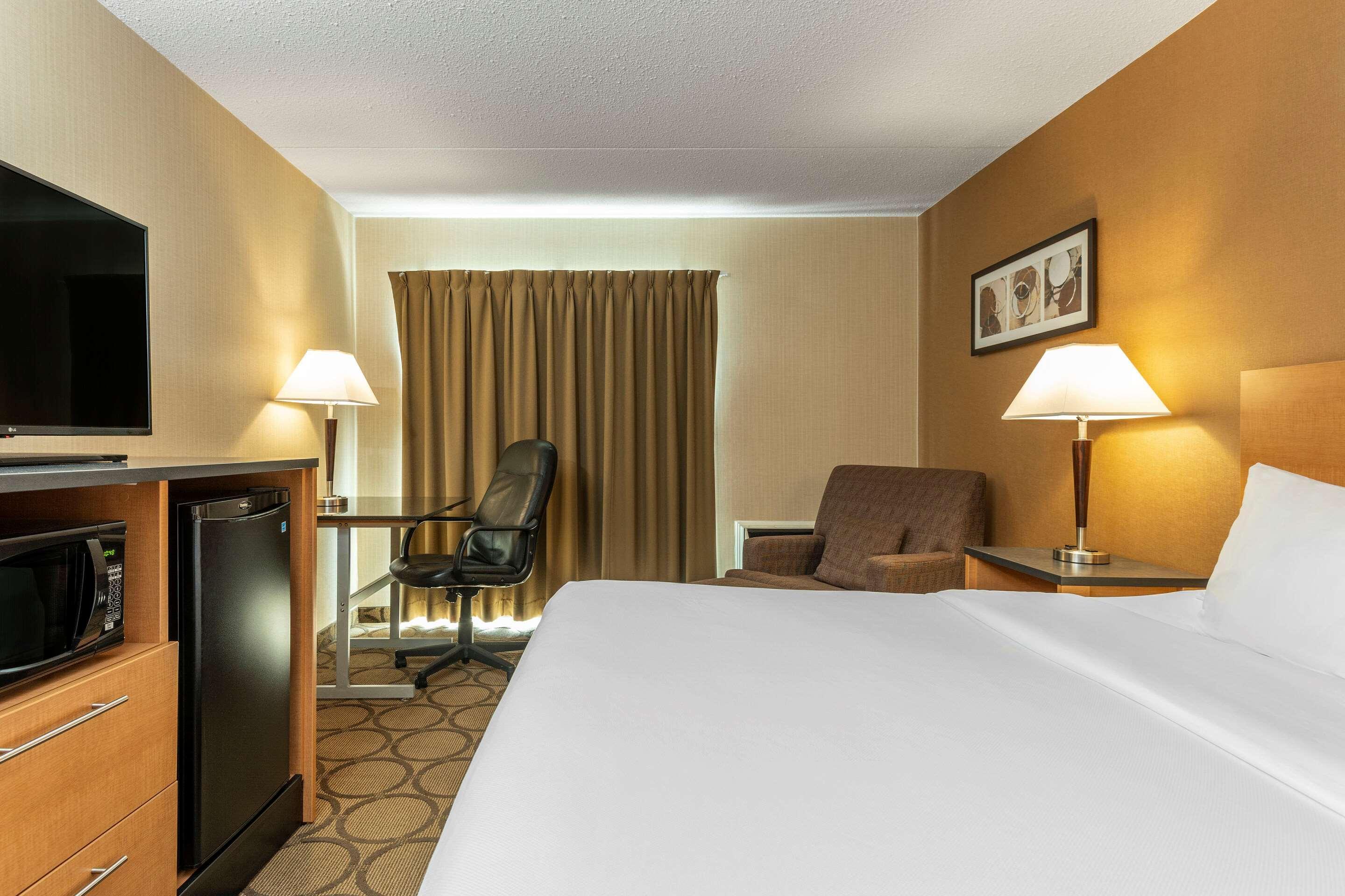 Comfort Inn Laval Dış mekan fotoğraf