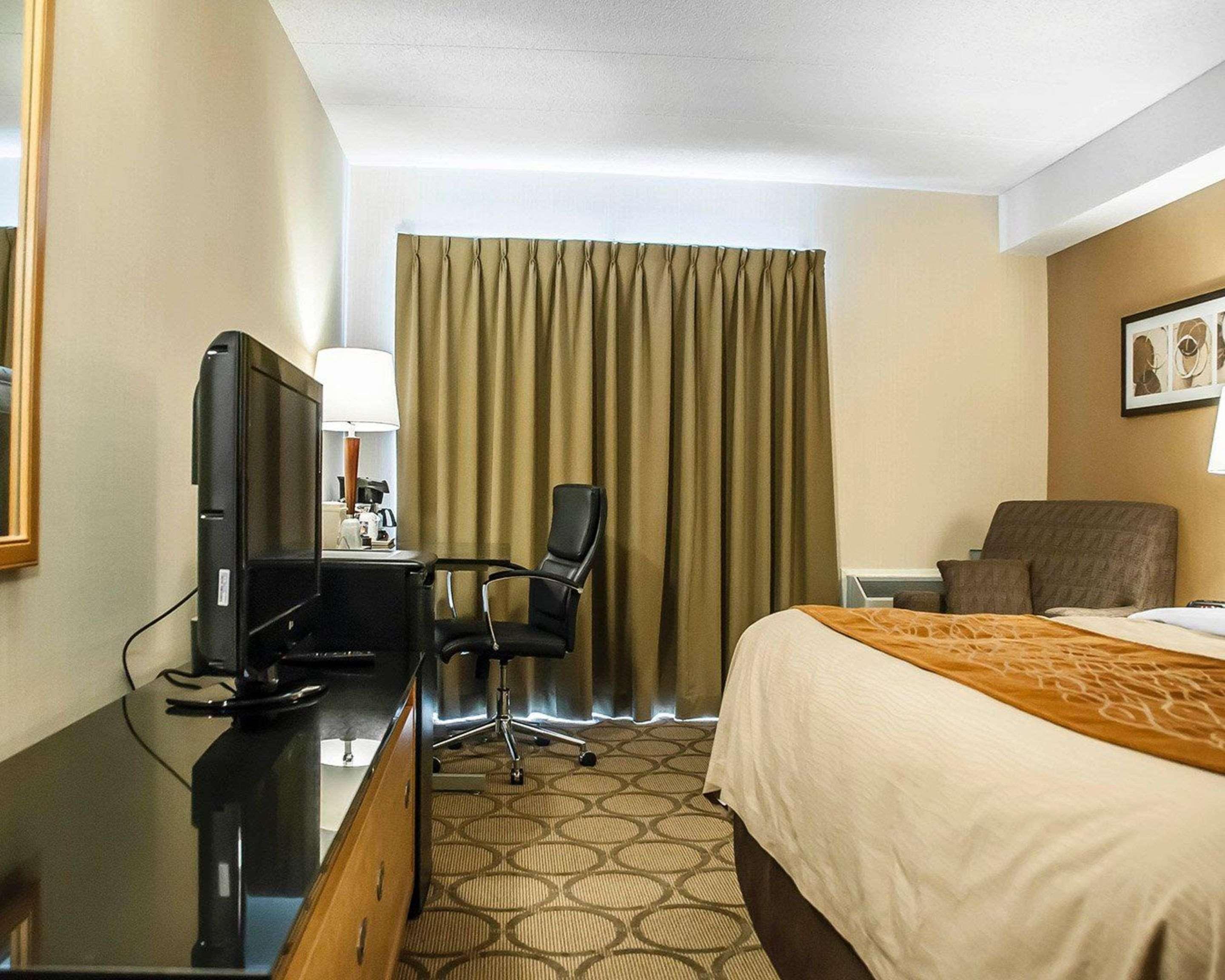 Comfort Inn Laval Dış mekan fotoğraf