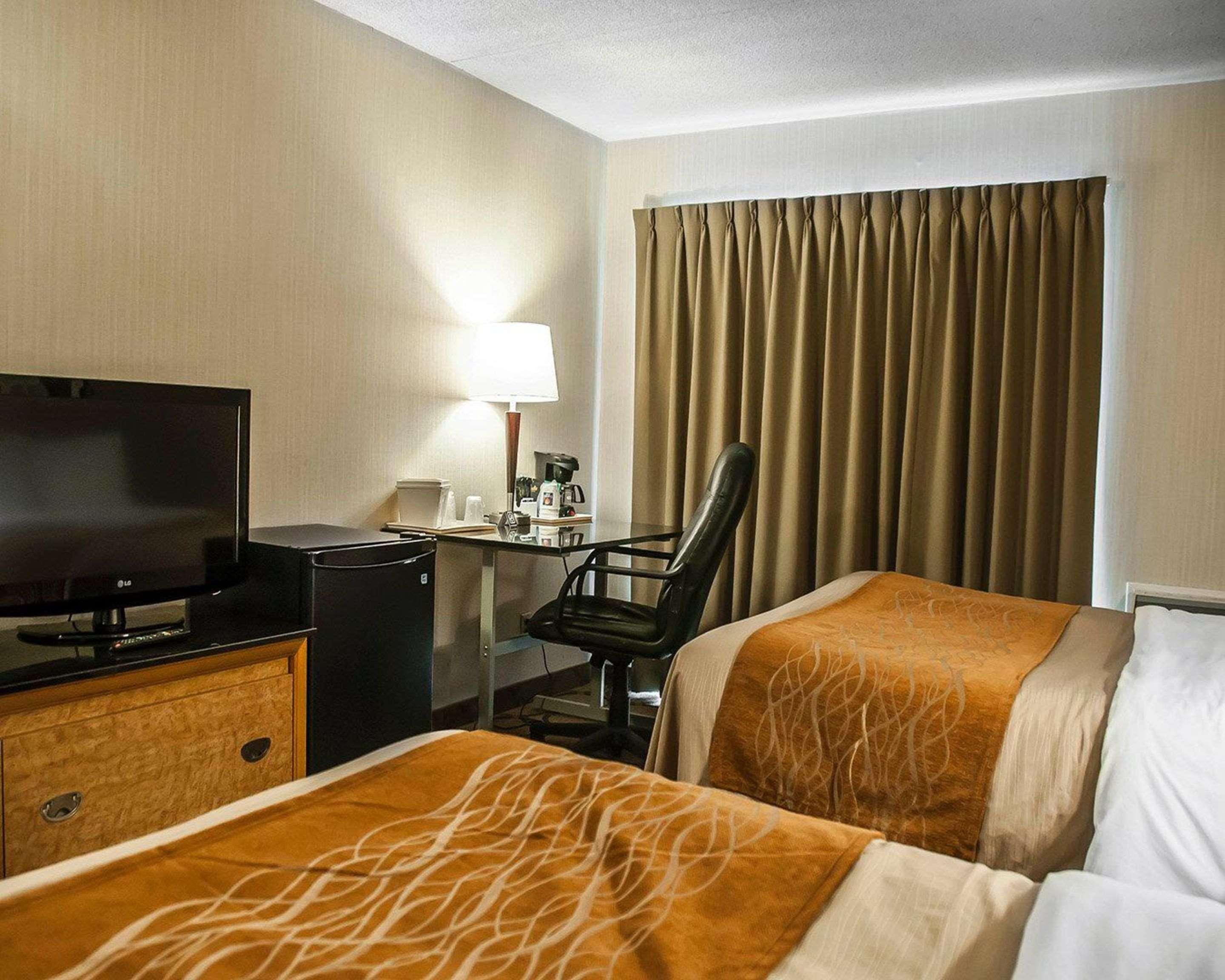 Comfort Inn Laval Dış mekan fotoğraf